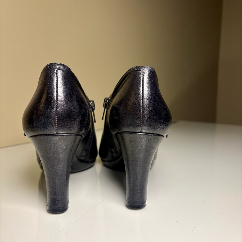 Anne Klein Women's Seabed Leather Bootie - Picture 5 of 10